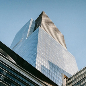 19% firm finansów i nieruchomości mówi o zwolnieniach, ale 46% organizacji nie planuje zmian w zespołach