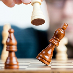 42% firm w prowadzonych rekrutacjach skoncentruje się przede wszystkim na kompetencjach miękkich i przywódczych